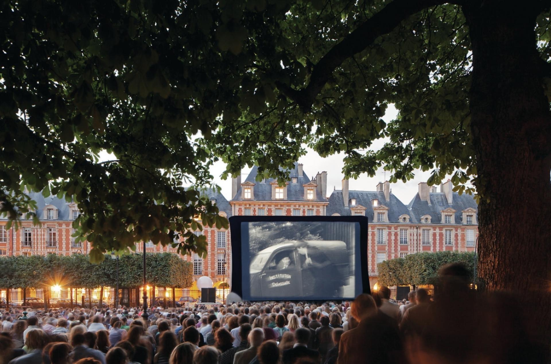 Outdoor cinema festivals; movies beneath the stars!